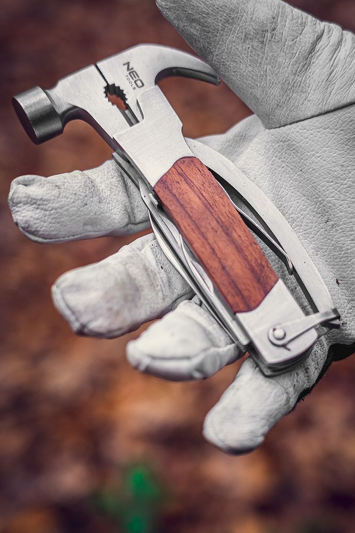 Neo Tools Мультитул, 13в1, молоток, плоскогубці, гайкогубці, кусачки, цвяходер, викрутки 2хSL і PH, пилка, напилок, два ножі, консервний ніж, чохол Neo Tools Мультитул, 13в1, молоток, плоскогубці, гайкогубці, кусачки, цвяходер, викрутки 2хSL і PH, пилка, напилок, два ножі, консервний ніж, чохол