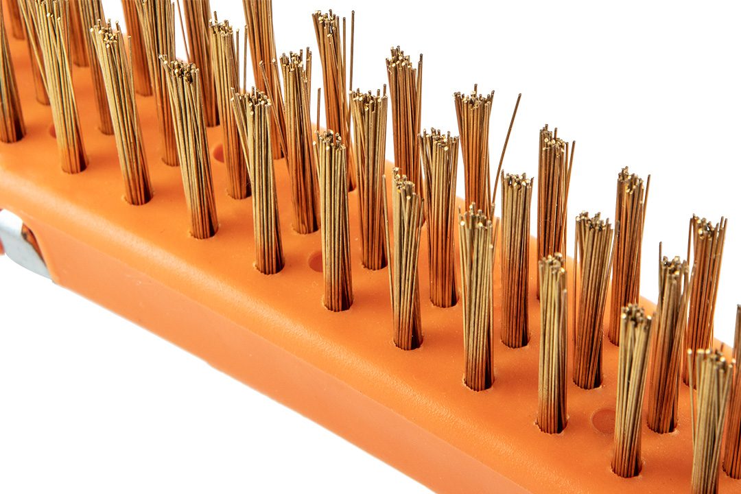 Щітка дротяна латунний дріт 3х19 рядів зі скребком Щітка дротяна латунний дріт 3х19 рядів зі скребком