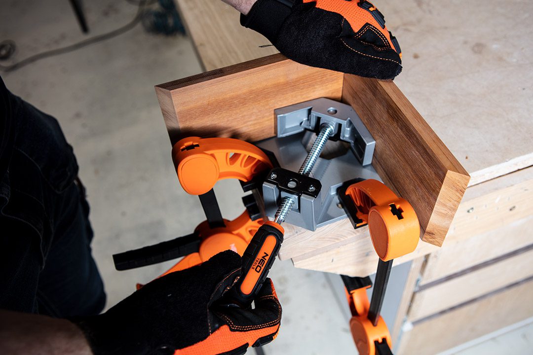 Neo Tools Струбцина, кутова, алюмінієва, напрямна 95мм, 70х70мм Neo Tools Струбцина, кутова, алюмінієва, напрямна 95мм, 70х70мм