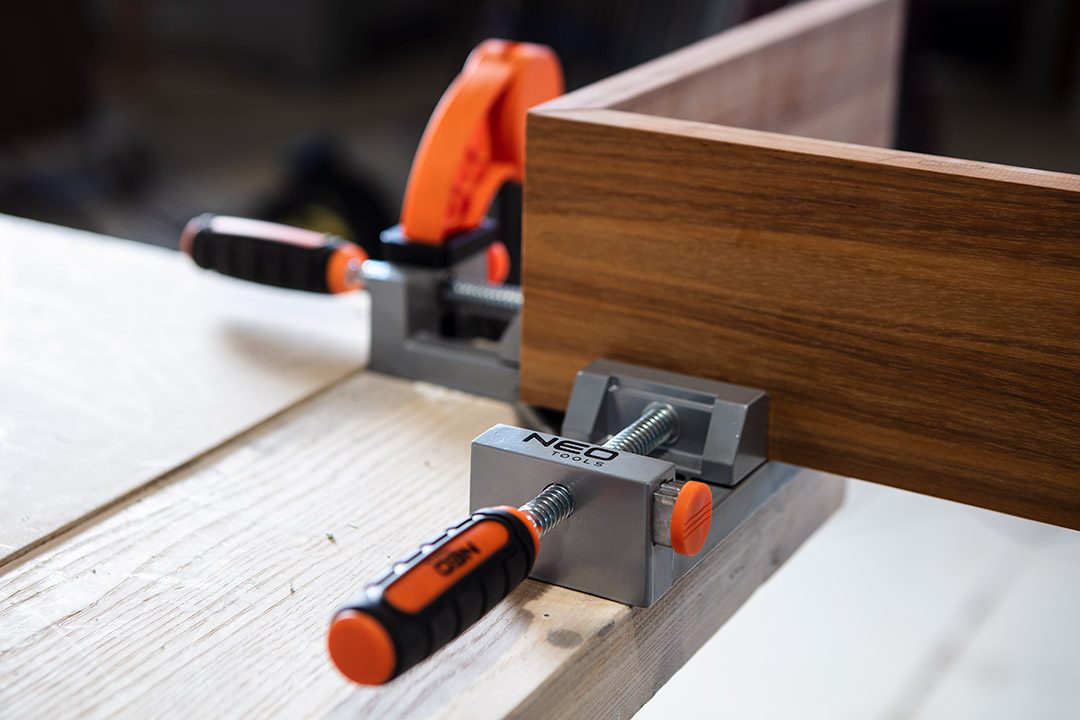 Neo Tools Струбцина, кутова, алюмінієва, дві напрямні 45-491 Neo Tools Струбцина, кутова, алюмінієва, дві напрямні 45-491