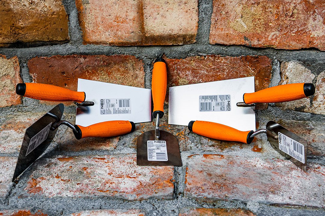 Кельня тинькарська трапецієвидна, 140 мм, двокомпонентне руків’я Кельня тинькарська трапецієвидна, 140 мм, двокомпонентне руків’я