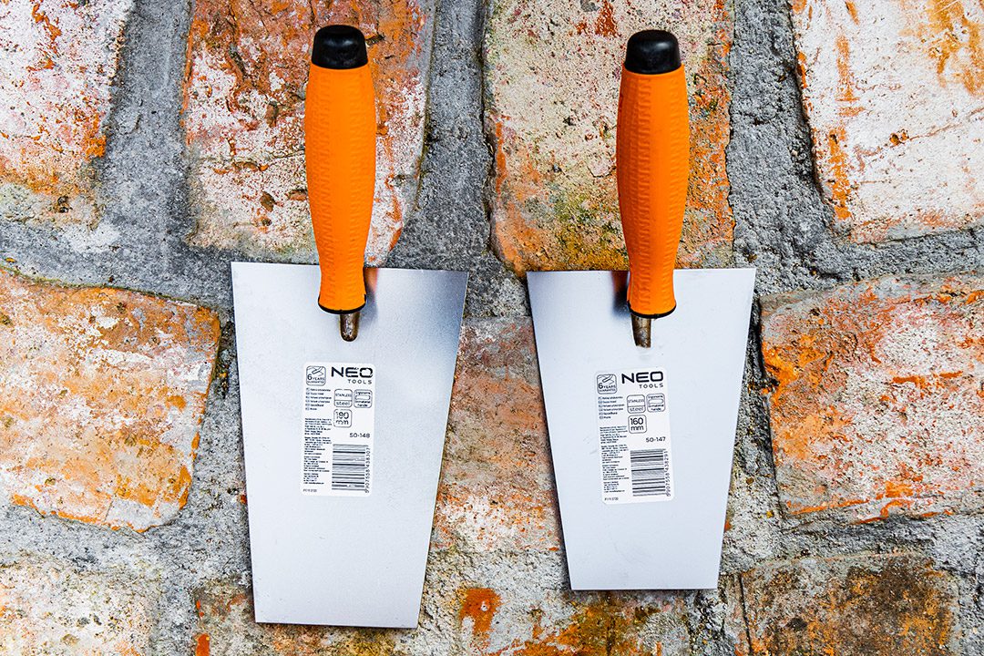 Кельня тинькарська трапецієвидна, 140 мм, двокомпонентне руків’я Кельня тинькарська трапецієвидна, 140 мм, двокомпонентне руків’я