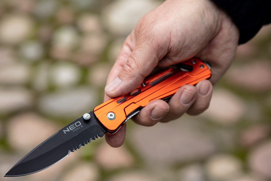 Neo Tools 63-026 Нiж складаний з фiксатором, з лезом 8,5см для розрiзання ременiв зi сталi 440, чохол, 110 г Neo Tools 63-026 Нiж складаний з фiксатором, з лезом 8,5см для розрiзання ременiв зi сталi 440, чохол, 110 г