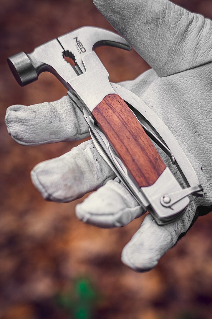 Neo Tools Мультитул, 13в1, молоток, плоскогубці, гайкогубці, кусачки, цвяходер, викрутки 2хSL і PH, пилка, напилок, два ножі, консервний ніж, чохол Neo Tools Мультитул, 13в1, молоток, плоскогубці, гайкогубці, кусачки, цвяходер, викрутки 2хSL і PH, пилка, напилок, два ножі, консервний ніж, чохол