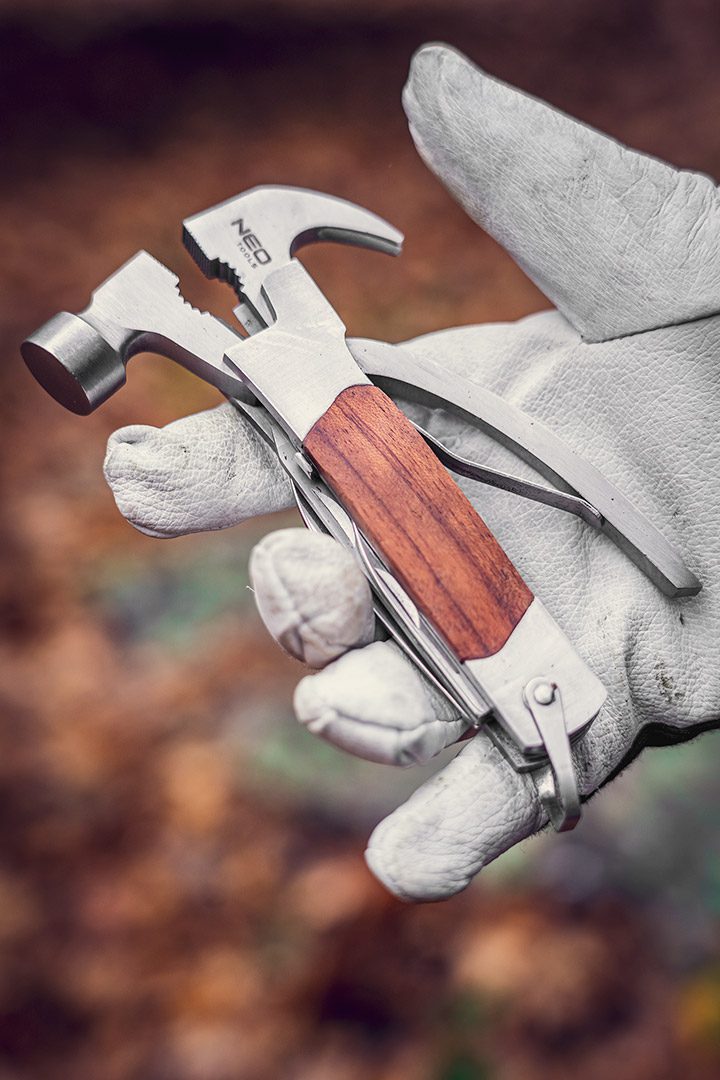 Neo Tools Мультитул, 13в1, молоток, плоскогубці, гайкогубці, кусачки, цвяходер, викрутки 2хSL і PH, пилка, напилок, два ножі, консервний ніж, чохол Neo Tools Мультитул, 13в1, молоток, плоскогубці, гайкогубці, кусачки, цвяходер, викрутки 2хSL і PH, пилка, напилок, два ножі, консервний ніж, чохол