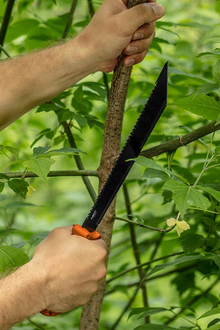 Neo Tools 63-117 Мачете Full Tang, 40см, лезо 25.5см, 3Cr13, ручка ABS+TPR, пила на обусі, нейлоновий чохол Neo Tools 63-117 Мачете Full Tang, 40см, лезо 25.5см, 3Cr13, ручка ABS+TPR, пила на обусі, нейлоновий чохол