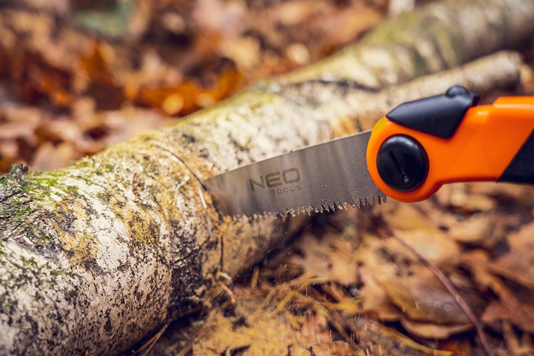 Neo Tools 63-120 Пила Bushcraft, 43см, складана, два положення фіксації, гумова ручка, сталь SK4, твердість HRC66, три ряди зубів Neo Tools 63-120 Пила Bushcraft, 43см, складана, два положення фіксації, гумова ручка, сталь SK4, твердість HRC66, три ряди зубів