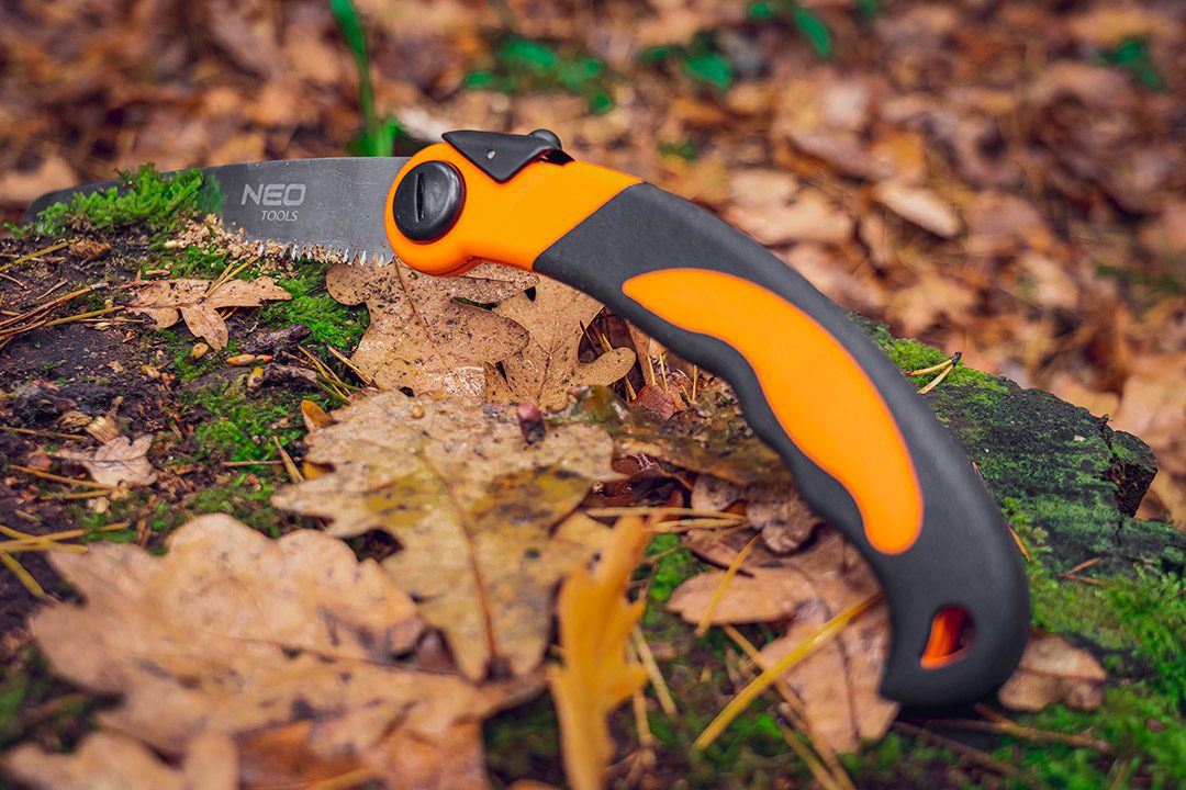 Neo Tools 63-120 Пила Bushcraft, 43см, складана, два положення фіксації, гумова ручка, сталь SK4, твердість HRC66, три ряди зубів Neo Tools 63-120 Пила Bushcraft, 43см, складана, два положення фіксації, гумова ручка, сталь SK4, твердість HRC66, три ряди зубів