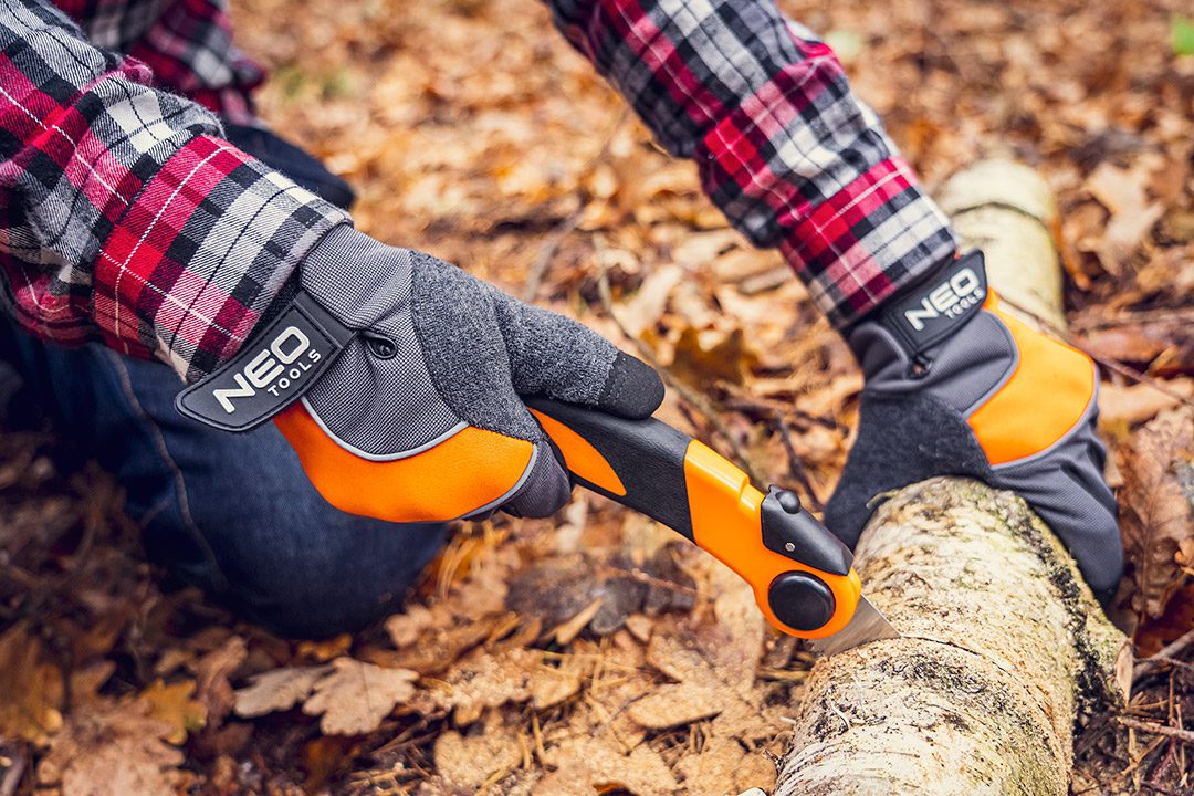 Neo Tools 63-120 Пила Bushcraft, 43см, складана, два положення фіксації, гумова ручка, сталь SK4, твердість HRC66, три ряди зубів Neo Tools 63-120 Пила Bushcraft, 43см, складана, два положення фіксації, гумова ручка, сталь SK4, твердість HRC66, три ряди зубів