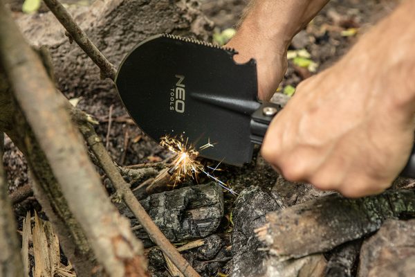 Neo Tools 63-122 Лопата туристична, 63см, 8в1, пила, кирка, відкривалка для пляшок, кремінь, багатофункціональний ніж, пробійник, свисток, чохол