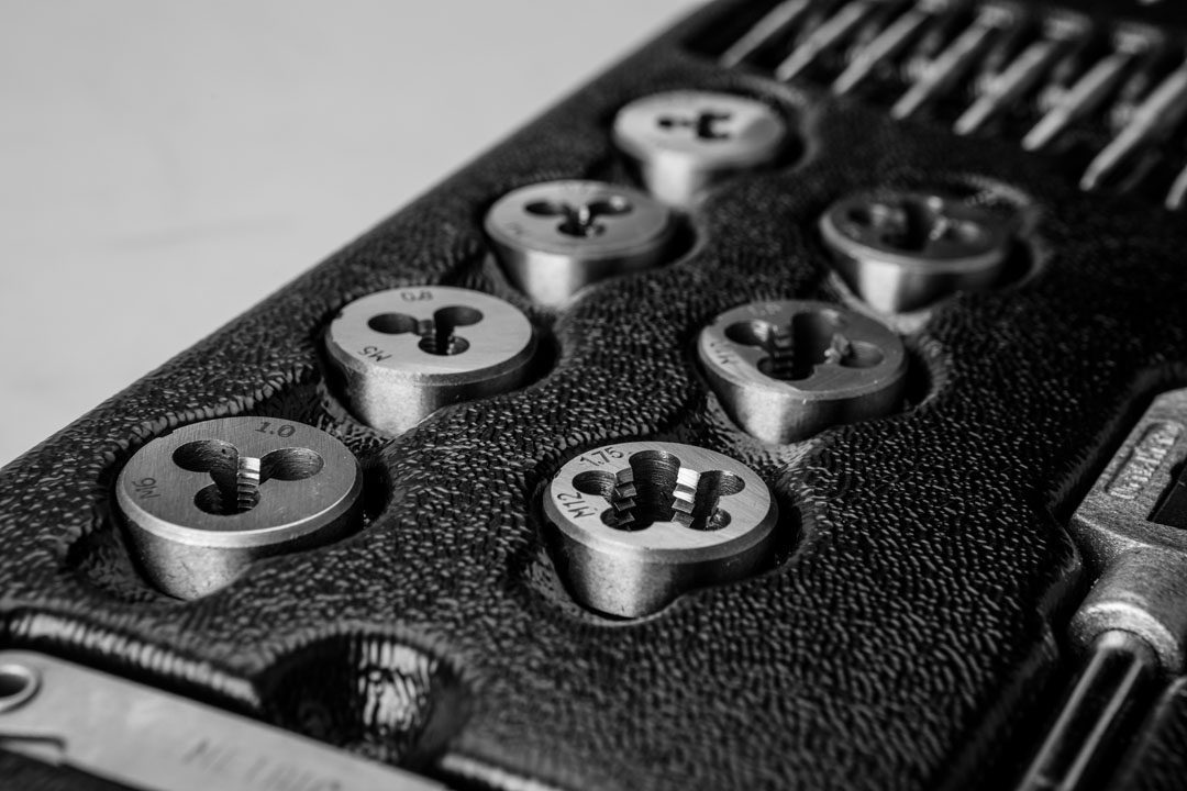 Neo Tools Плашки та мітчики, набір 31шт, M3-M12 Neo Tools Плашки та мітчики, набір 31шт, M3-M12