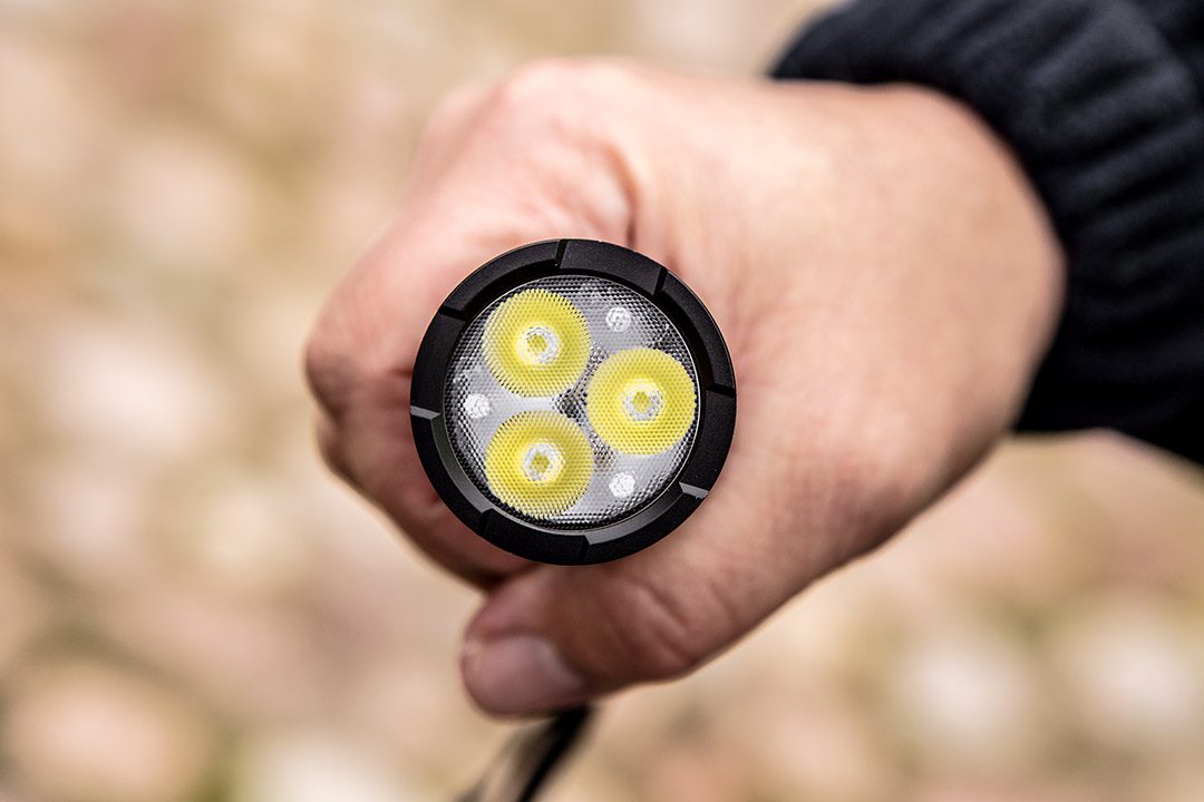 Акумуляторний USB-ліхтарик, 3300 лм, OSRAM P9 LED Акумуляторний USB-ліхтарик, 3300 лм, OSRAM P9 LED